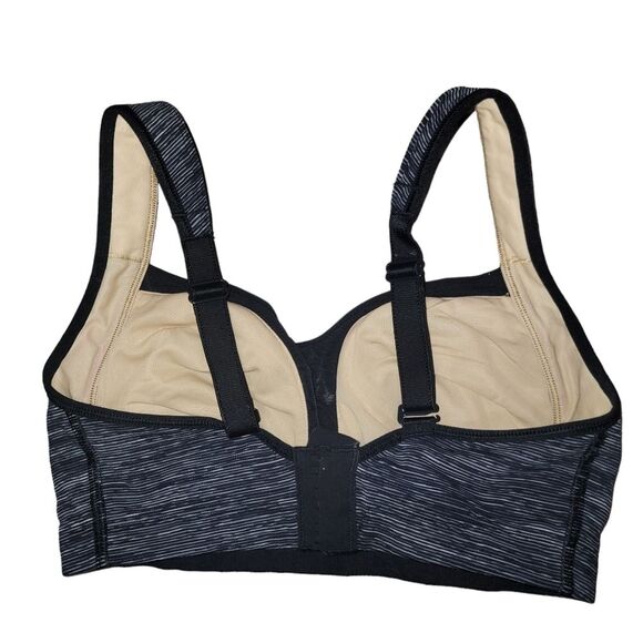 Lululemon Ta Ta Tamer sports bra 32DD - Picture 2 of 6